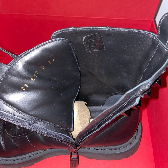 VALENTINO NWT Rockstud Buckle Accents Leather Combat Boots Size 39 - Picture 11 of 15